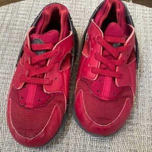 Maroon Hurrache size 10 excellent condition